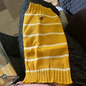 Pet Sweater for small dog. Brand New!!